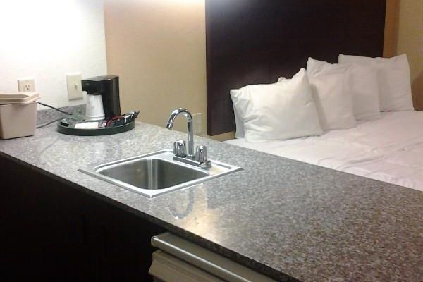 Owens Downtown Toledo BridgePointe Inn & Suites By Hollywood Casino (Northwood)